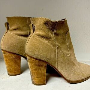 Women’s Beige suede Vince Camuto 3” heel ankle bootie